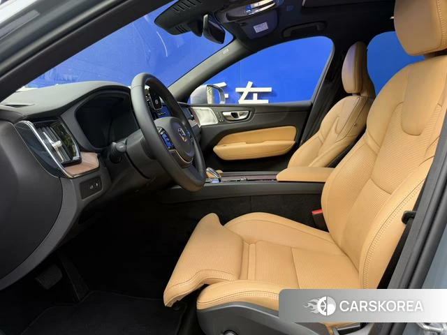 Volvo XC60 PHEV 2024 Темно-серый из Китая