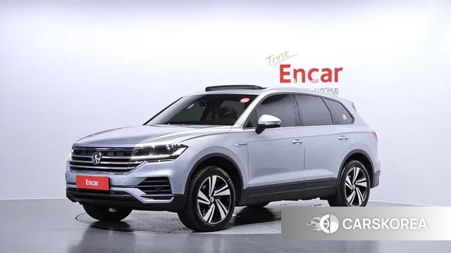 Volkswagen Touareg 3rd generation 2020 Серебряный из Кореи