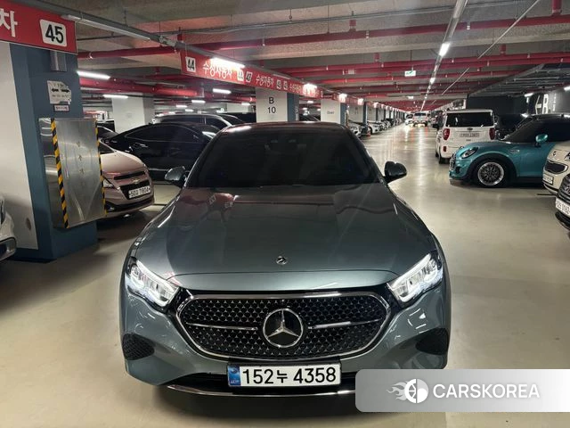 Mercedes-Benz E-Class W214 2025 Небесно-голубой из Кореи