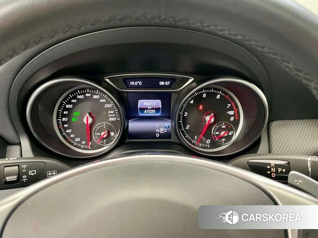 Mercedes-Benz GLA 2019 Белый из Китая