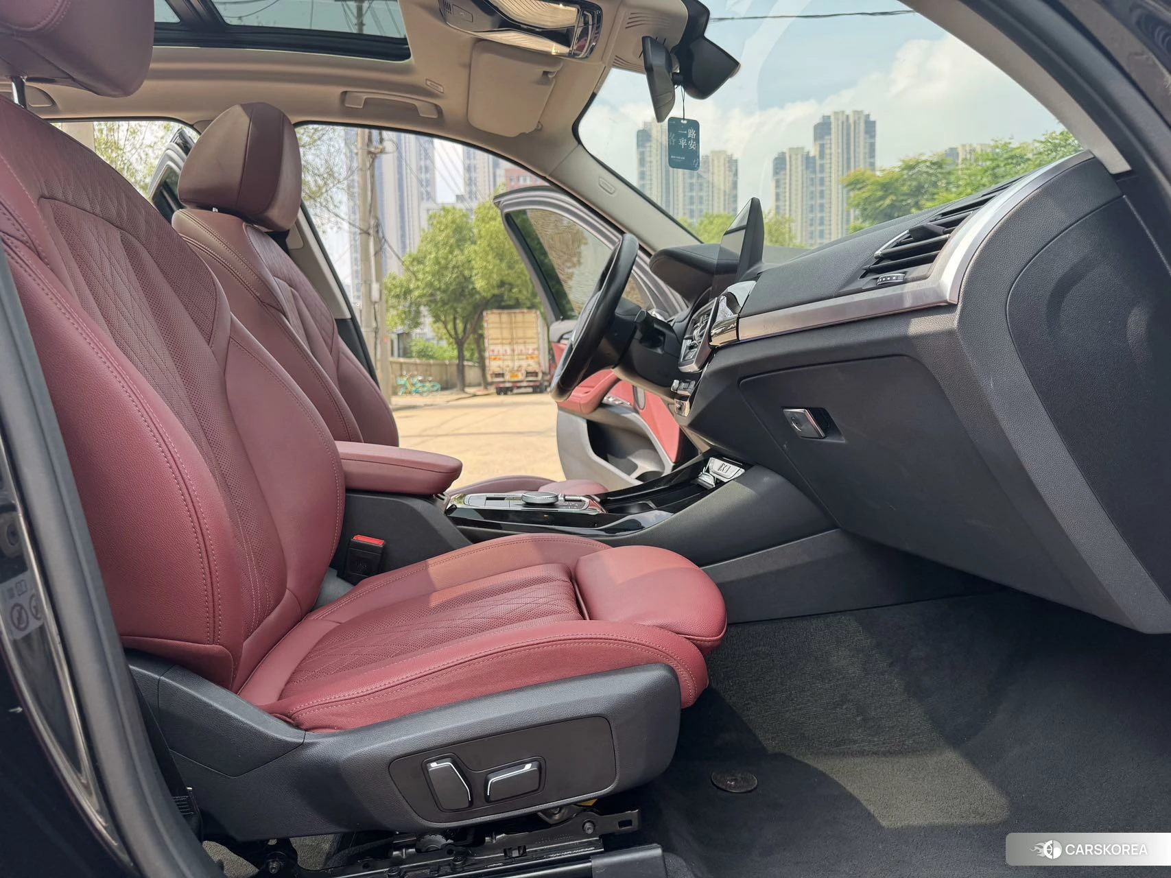 BMW iX3 2024 Черный из Китая