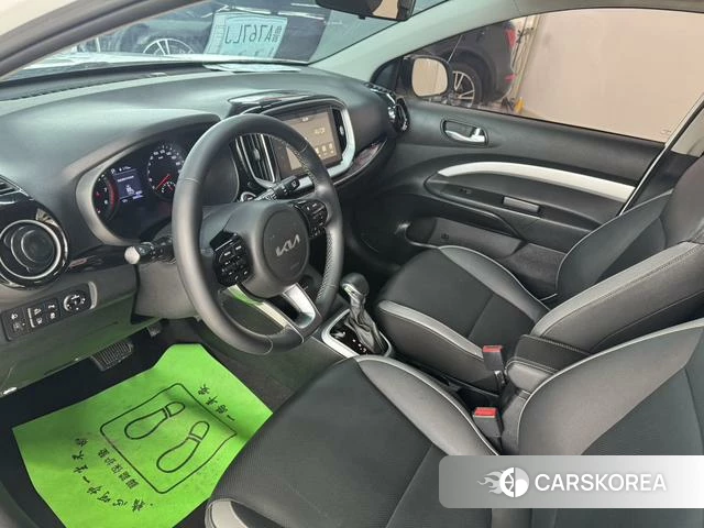 Kia Yi Ran 2022 Белый из Китая