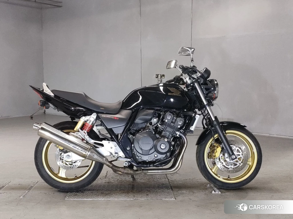 Проданный Honda CB400SF 2012 из Японии