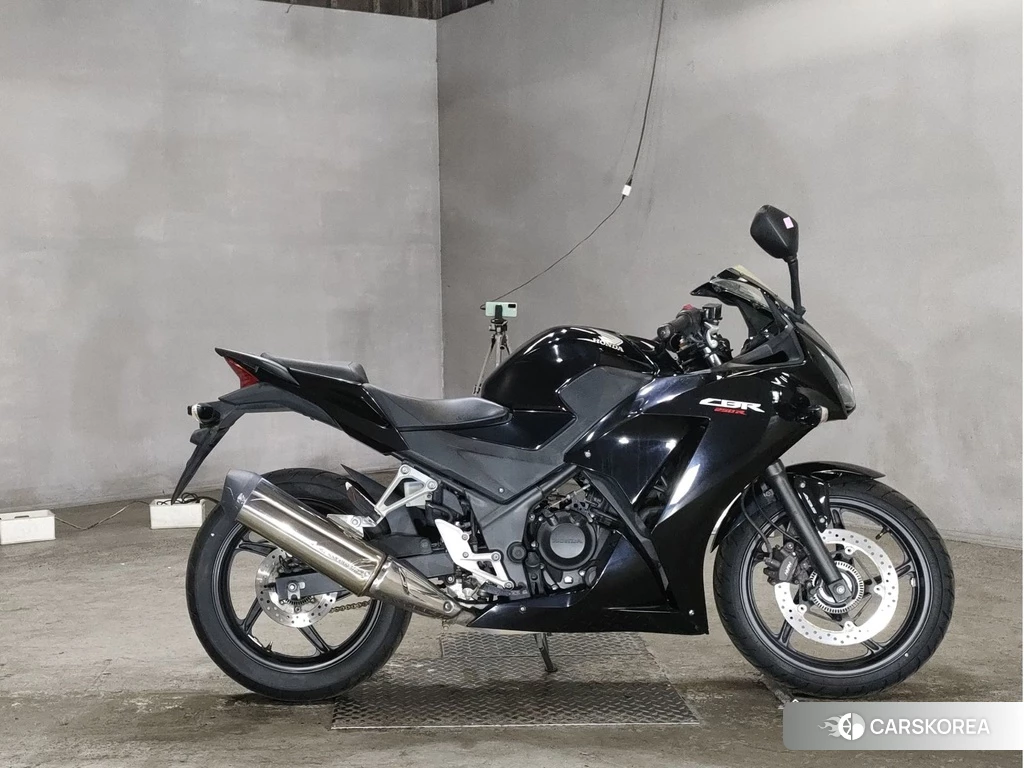 Проданный Honda CBR250R 2015 из Японии