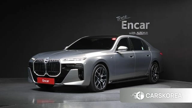 BMW 7 Series (G70) 2025 Песочный из Кореи