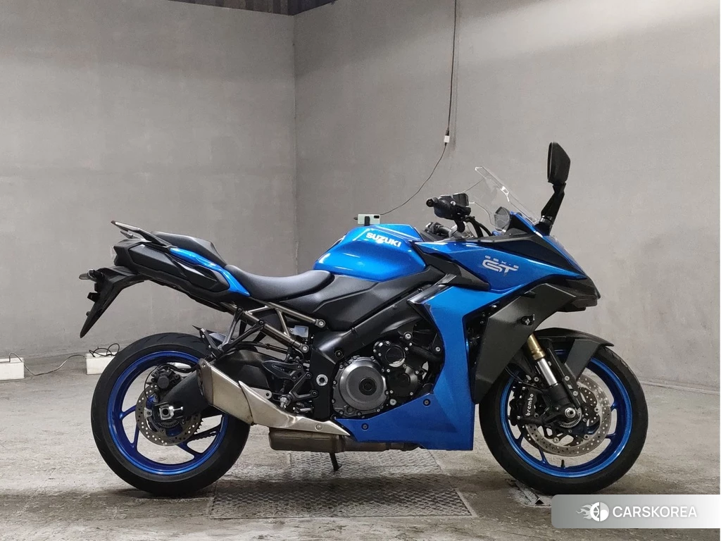Проданный Suzuki GSX-S1000GT 2022 из Японии, фото 2