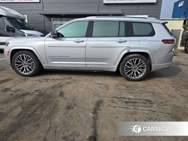 Jeep Grand Cherokee (WL) 2021 Серебряный из Кореи