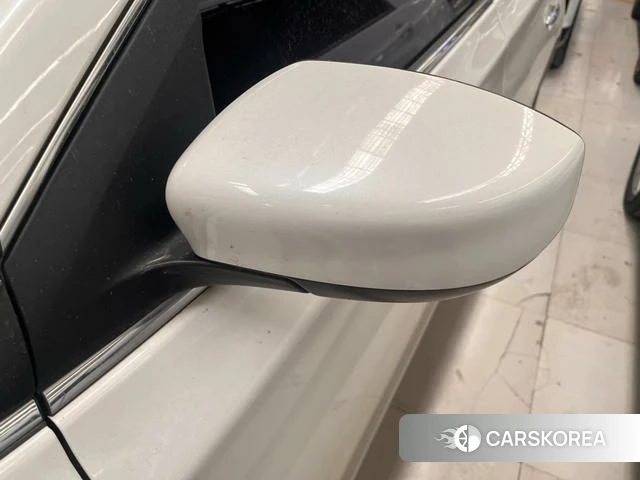 Nissan Xuan Yi 2023 Белый из Китая
