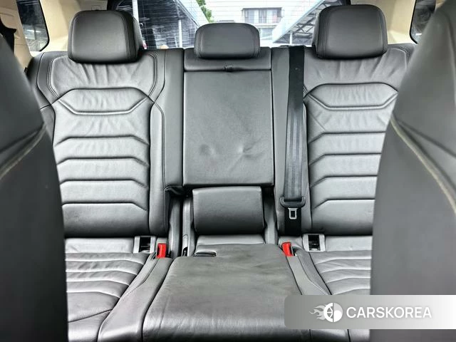 Volkswagen Touareg 2020 Черный из Китая