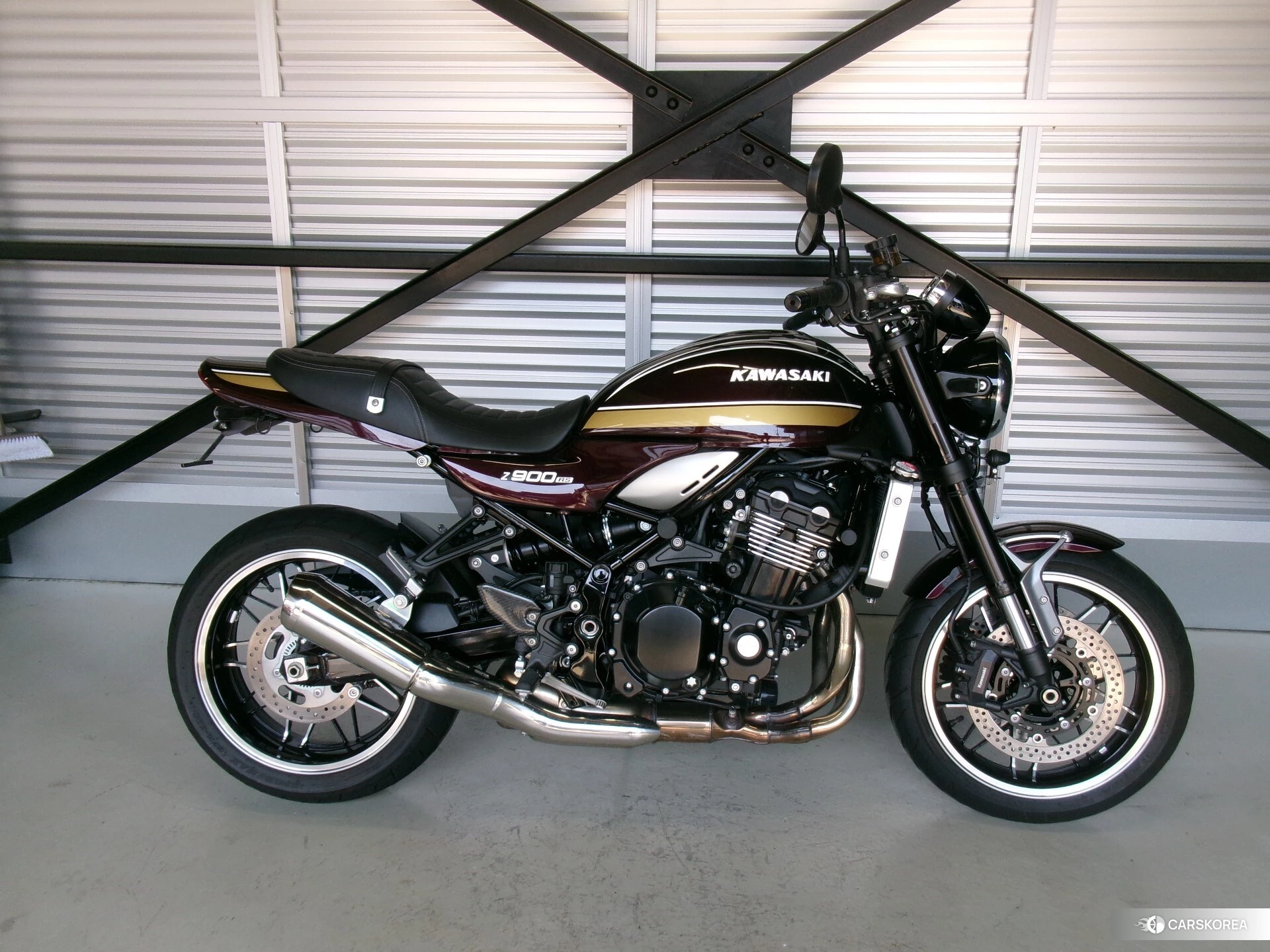 Kawasaki Z900RS 2025 из Японии