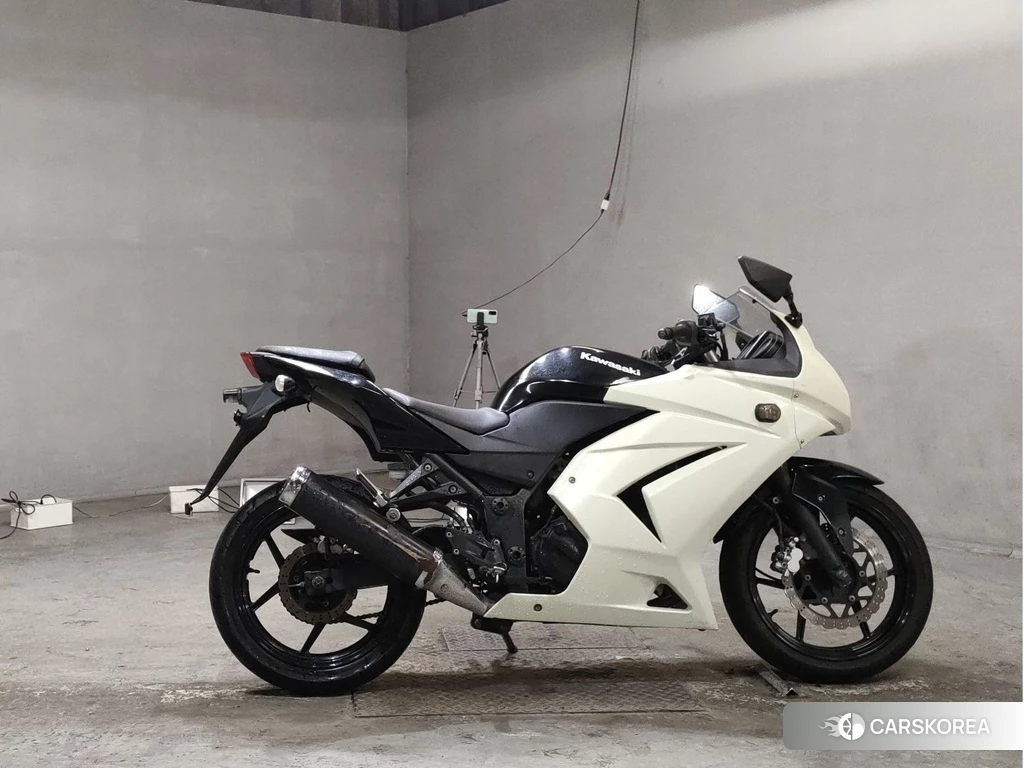 Проданный Kawasaki NINJA 250R 2010 из Японии, фото 2