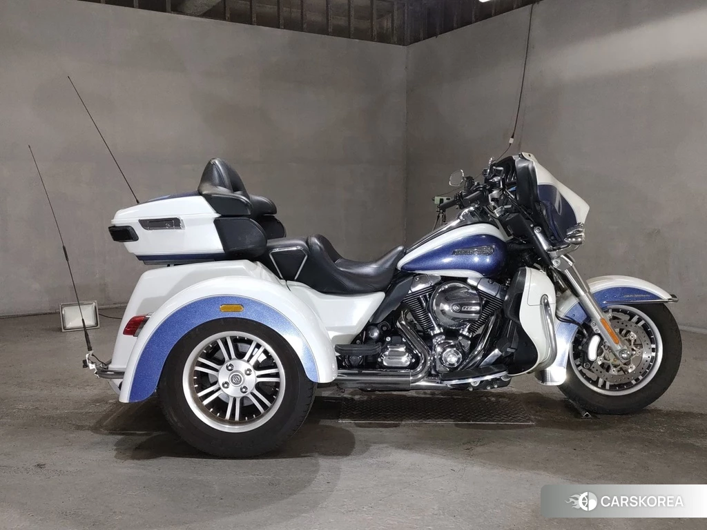 Проданный Harley-Davidson Electra Glide FLHTCUTG1690 2015 из Японии, фото 2