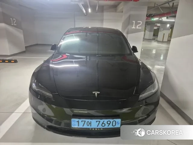 Tesla Model 3 2024 Черный из Кореи