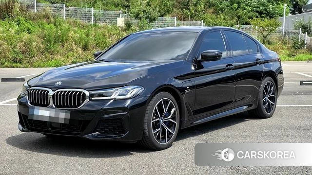 BMW 5 Series (G30) 2023 Черный из Кореи