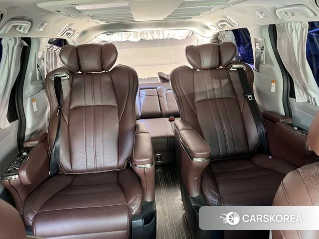Toyota Sienna 2021 Темно-серый из Китая