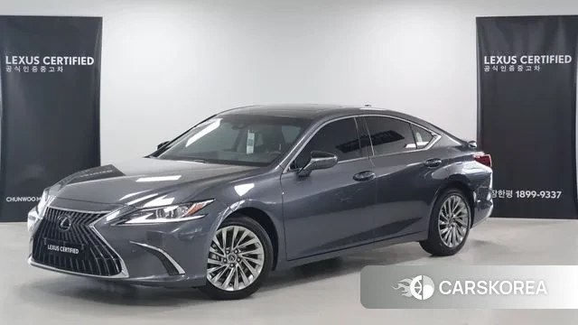 Lexus ES300h 7th generation 2024 Серый из Кореи