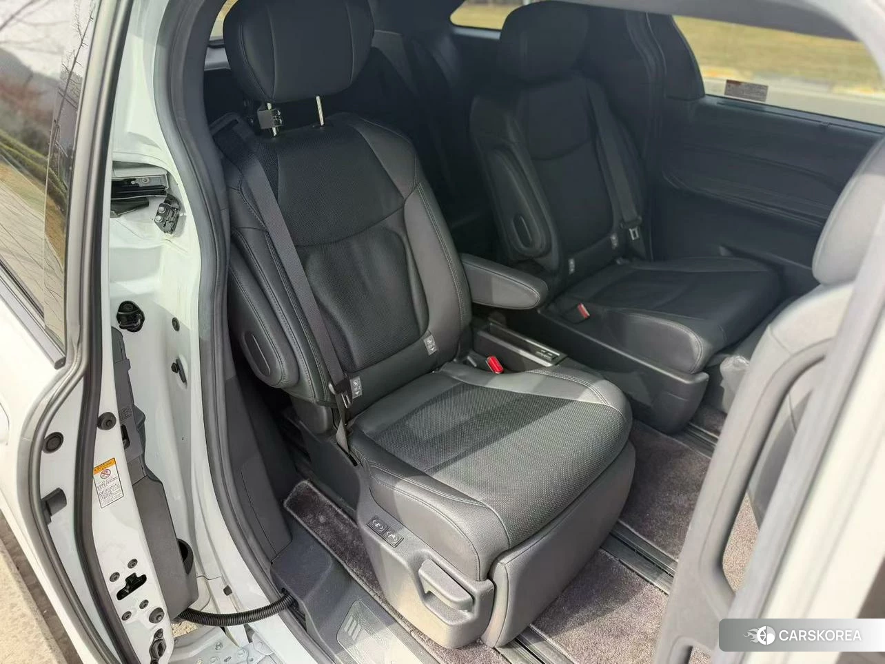 Toyota Saina 2021 Белый из Китая