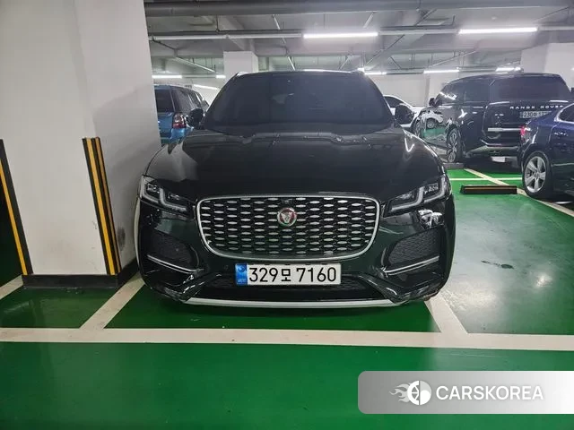 Jaguar F-PACE 2021 Черный из Кореи