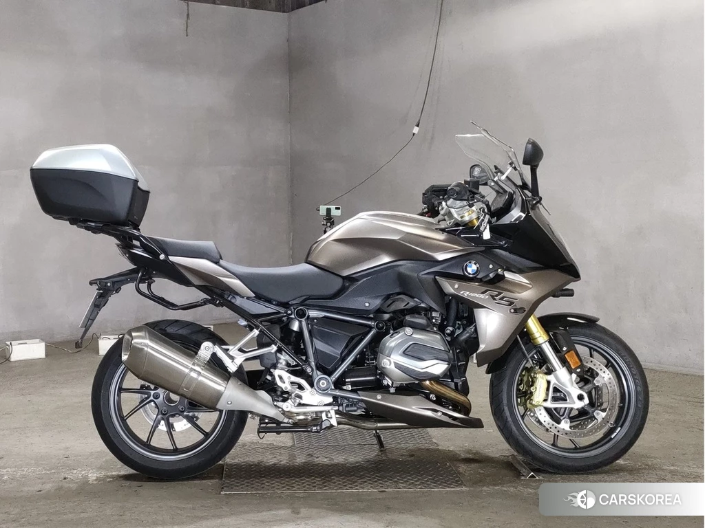 Проданный BMW R1200RS 2018 из Японии