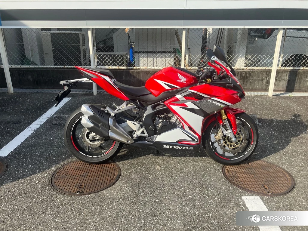 Проданный Honda CBR250RR 2017 из Японии
