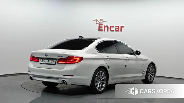 BMW 5 Series (G30) 2018 Белый из Кореи