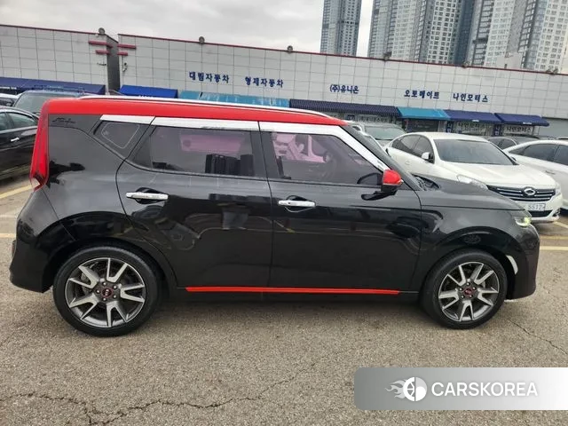 Kia Soul Booster 2020 Черный двухцветный из Кореи