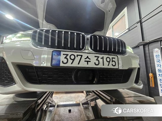 BMW 5 Series (G30) 2023 Белый из Кореи