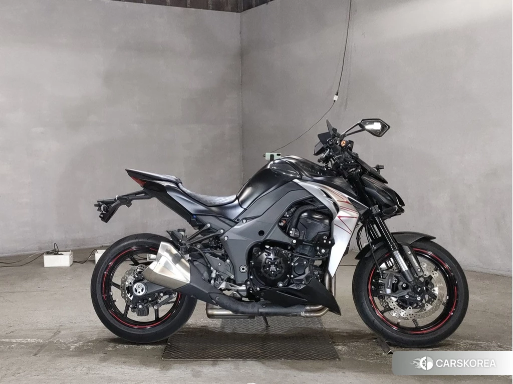 Проданный Kawasaki Z1000 2018 из Японии