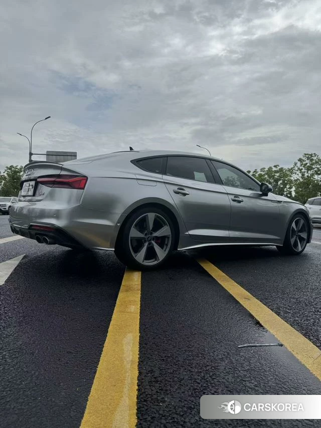 Audi S5 2021 Серебристо-серый из Китая