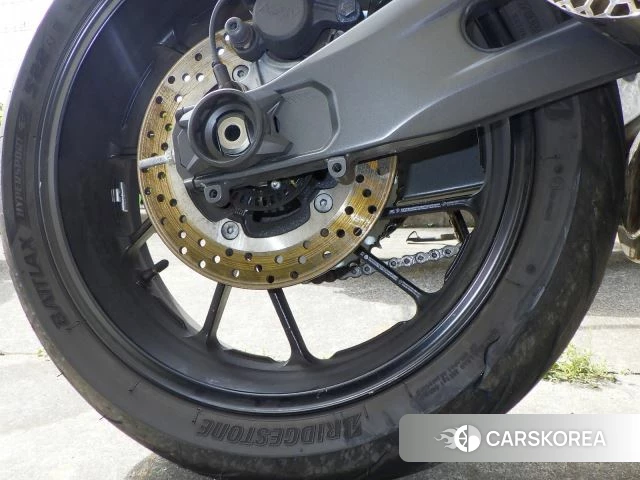 Yamaha YZF-R7 2025 из Японии, фото 2