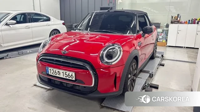Mini Cooper Convertible 2021 Красный из Кореи