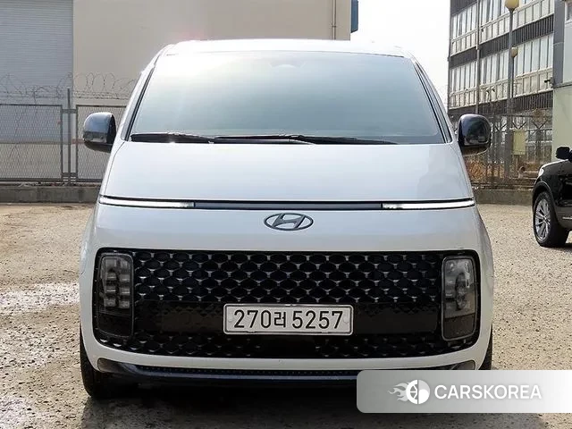 Hyundai Staria 2021 Белый из Кореи