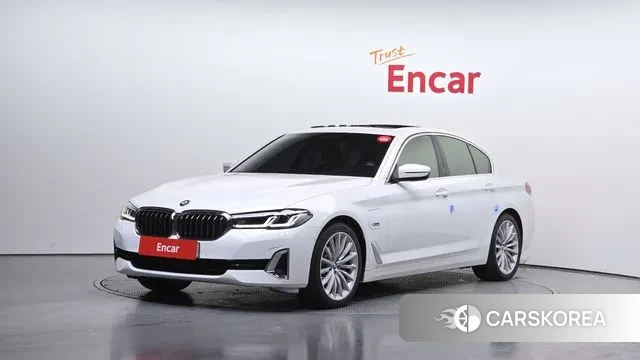 BMW 5 Series (G30) 2022 Белый из Кореи