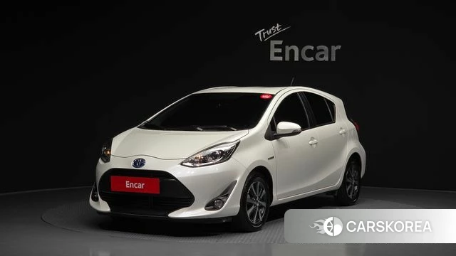 Toyota Prius C 2019 Белый из Кореи