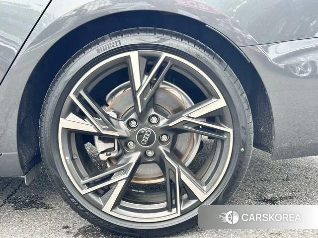 Audi A4L 2024 Темно-серый из Китая