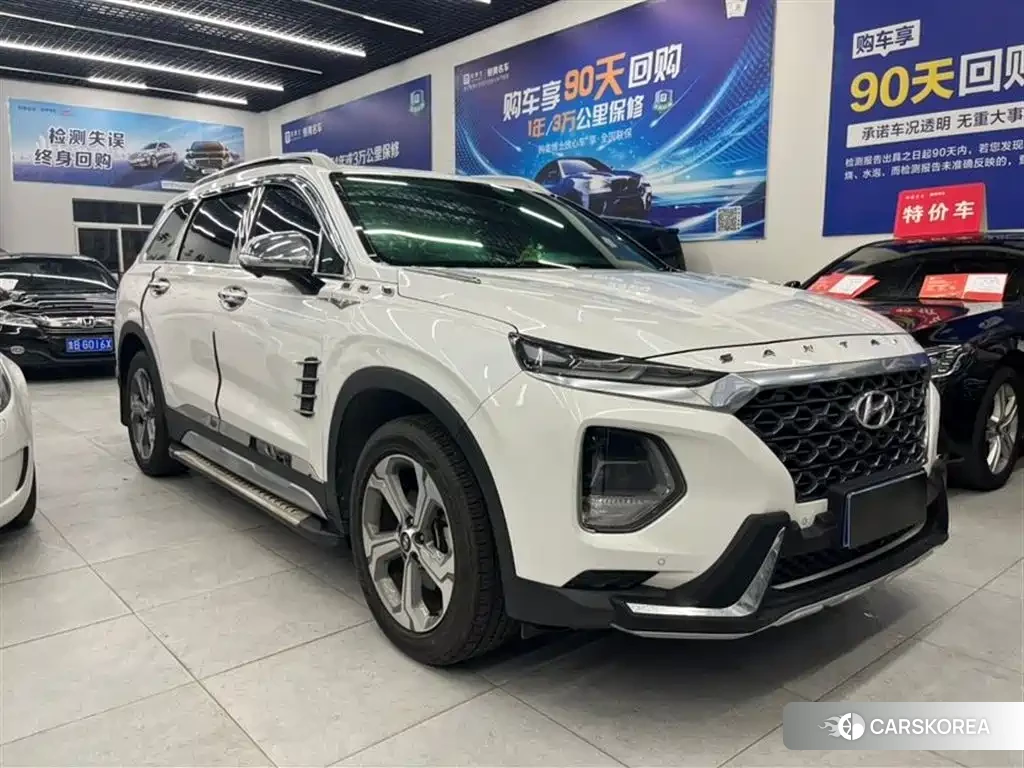 Hyundai Santa Fe 2021 Белый из Китая