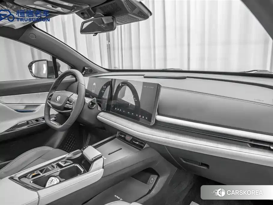 Chang'an Changan UNI-T 2023 Silver/gray из Китая