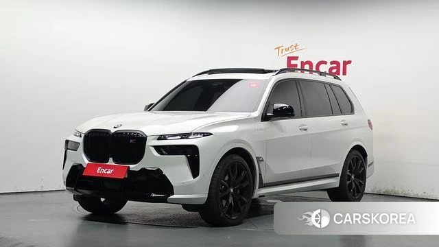 BMW X7 (G07) 2025 Белый из Кореи