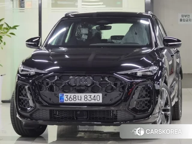 Audi Q5 (80A) 2025 Черный из Кореи