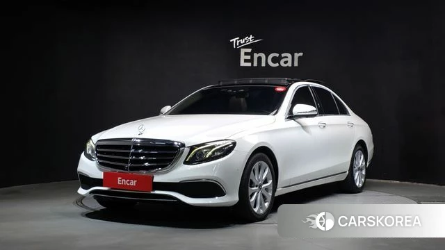 Mercedes-Benz E-Class W213 2018 Белый из Кореи