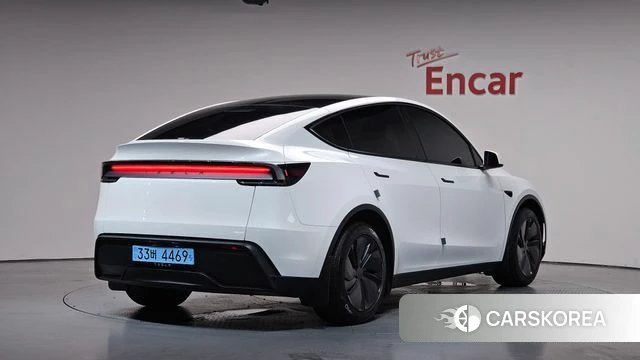 Tesla Model Y 2025 Белый из Кореи