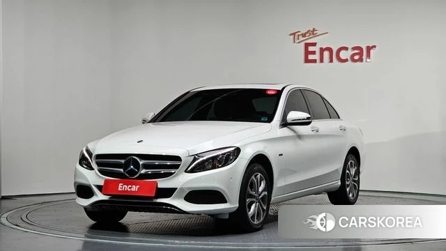 Mercedes-Benz C-Class W205 2018 Белый из Кореи