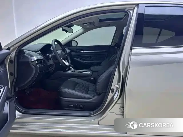 Nissan Teana 2024 Silver/gray из Китая