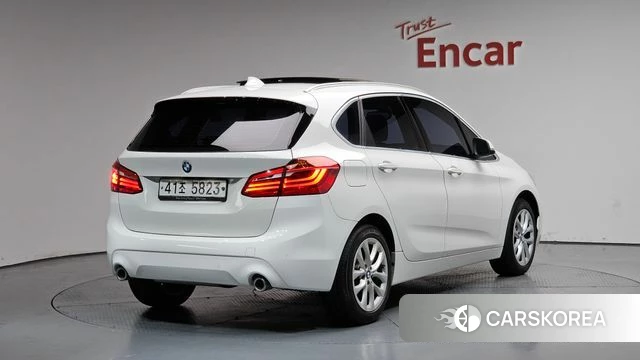 BMW 2 Series Active Tourer (F45) 2019 Белый из Кореи