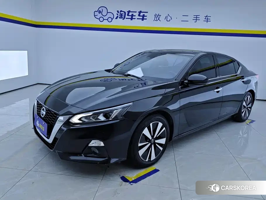 Nissan Altima 2023 Черный из Китая
