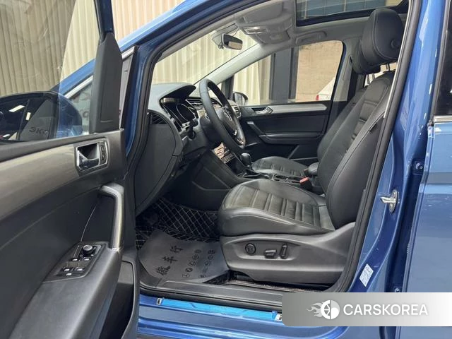 Volkswagen Touran L 2021 Синий из Китая