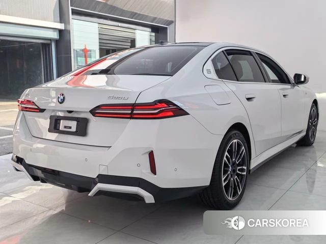BMW 5 series 2025 Белый из Китая