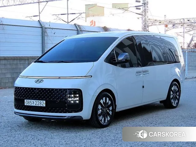 Hyundai Staria 2022 Белый из Кореи