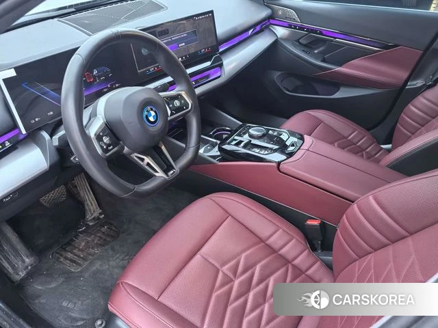 BMW i5 2025 Черный из Китая