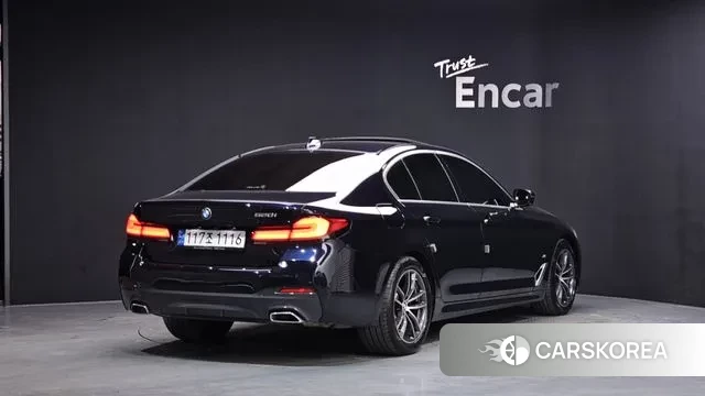 BMW 5 Series (G30) 2023 Черный из Кореи